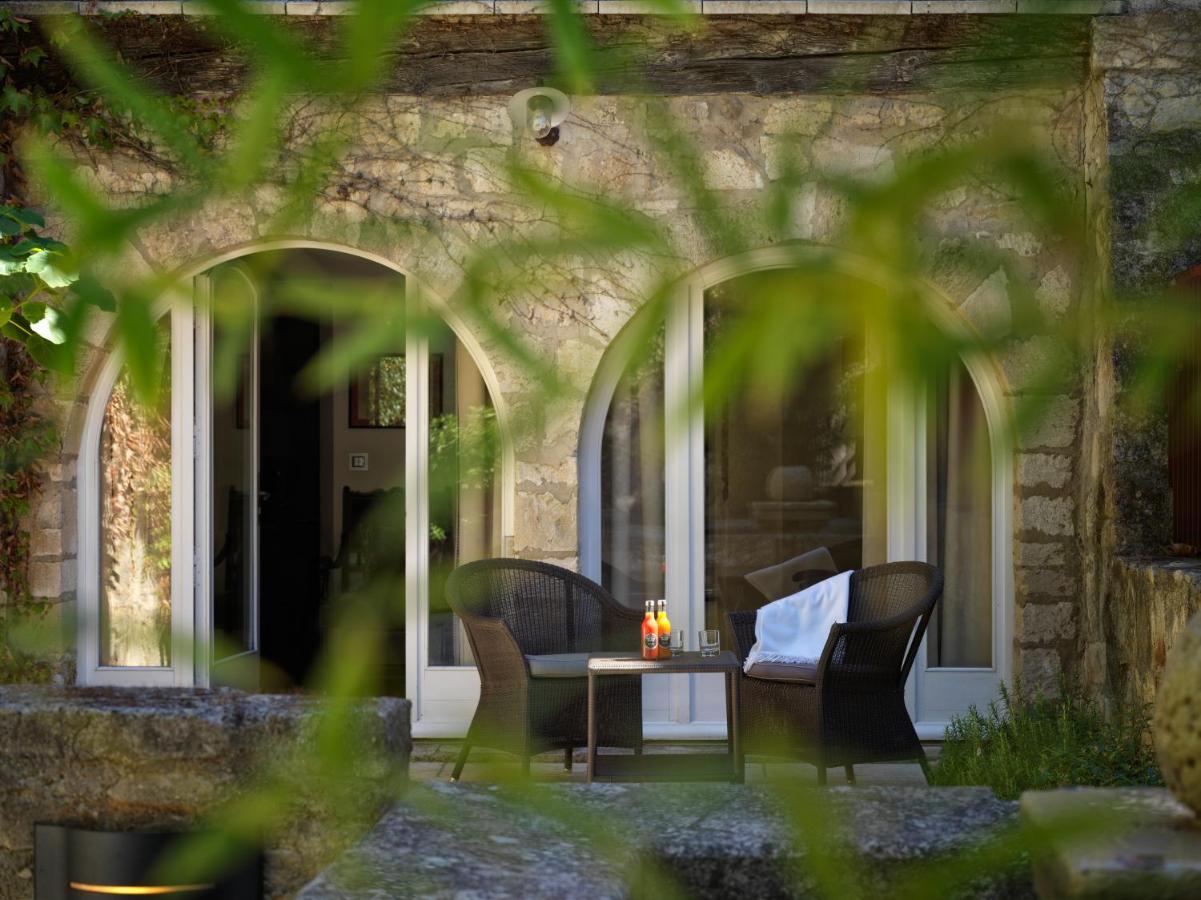 Le Prieure Hotel Villeneuve-les-Avignon Exterior photo